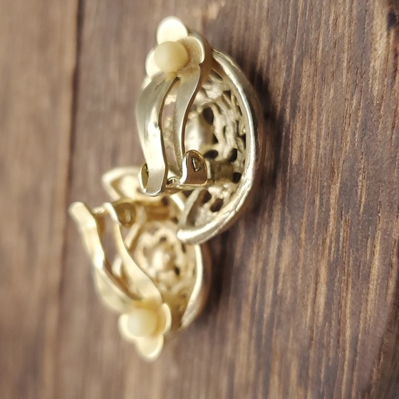 Vintage spiral seashell clip on earrings E751 - Picture 3 of 4